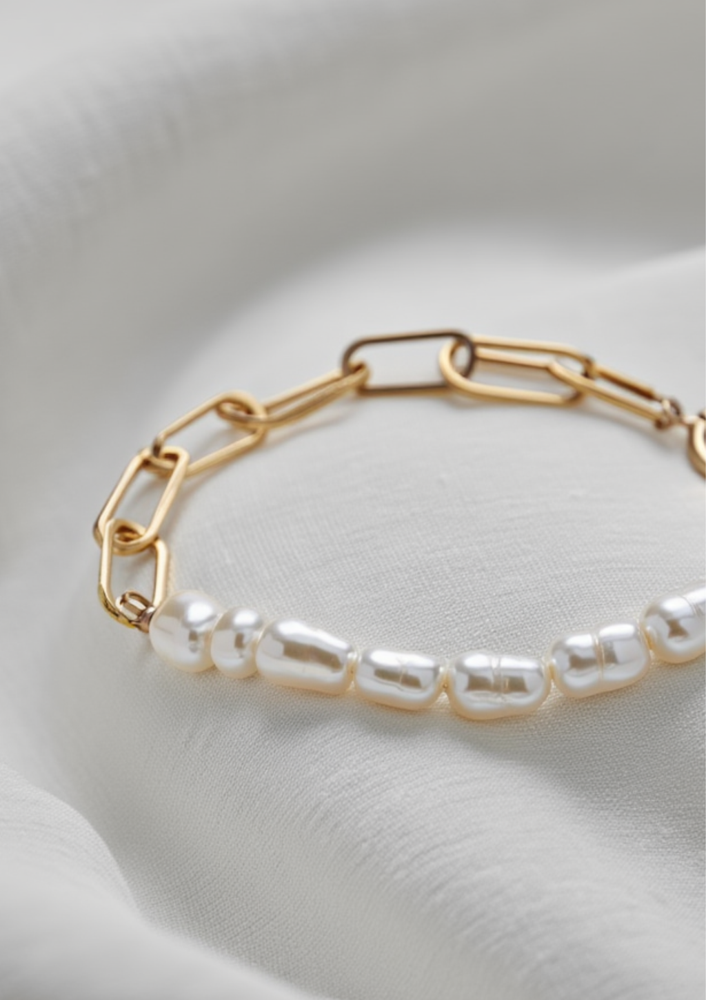 Brățară Aurie cu Lanț și Perle